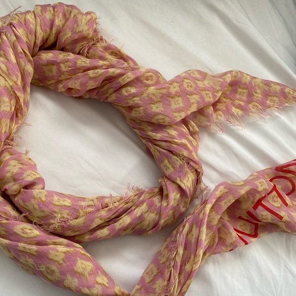 COPY - COPY - Gorgeous Louis Vuitton scarf. Very rare - Picture 8 of 9